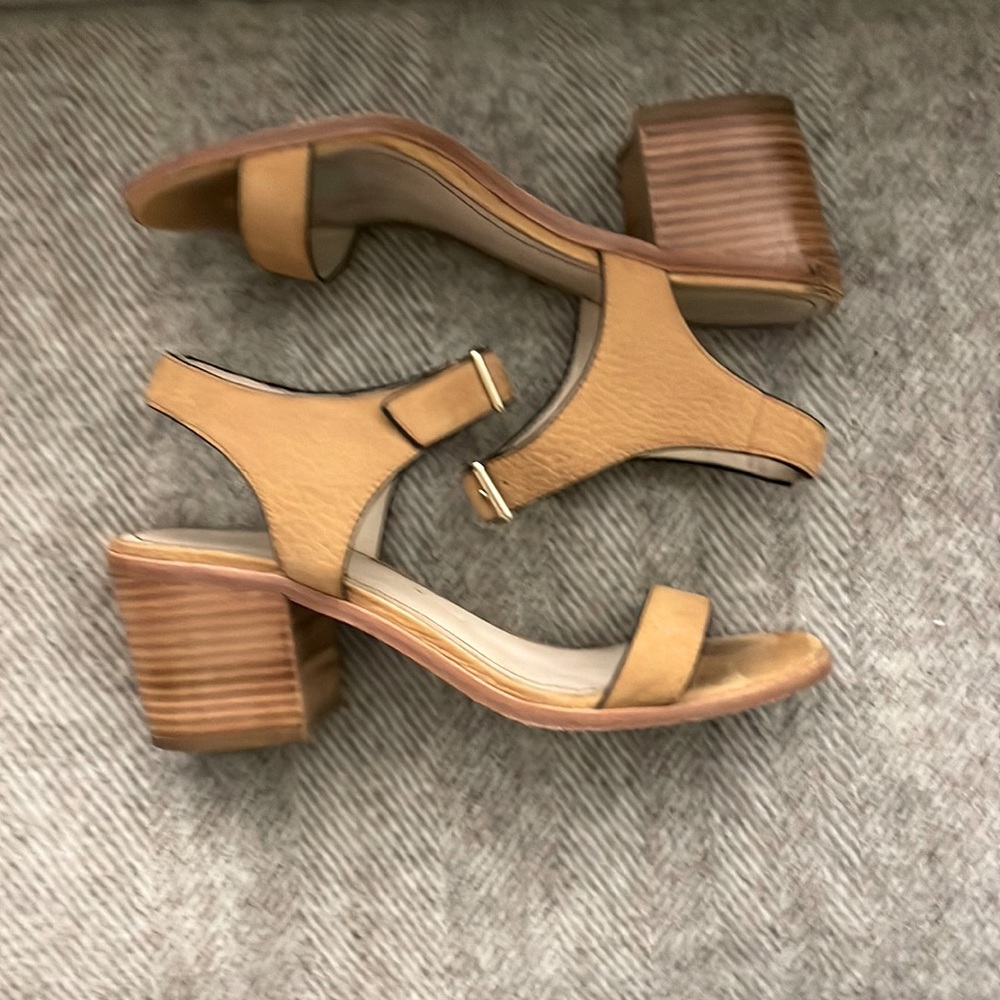 Elizabeth & James Ryann Sandal